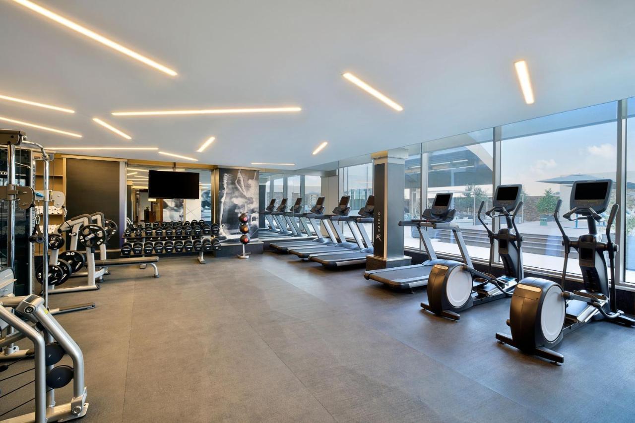 Jeddah Marriott Hotel Madinah Road エクステリア 写真 The gym at the hotel