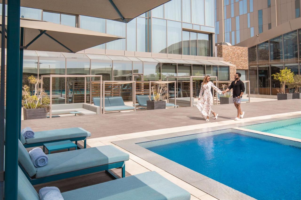 Jeddah Marriott Hotel Madinah Road エクステリア 写真 The pool at the hotel