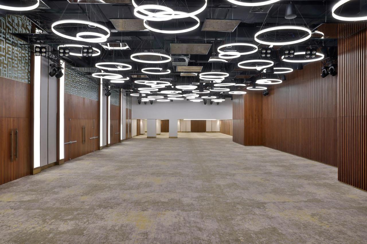 Jeddah Marriott Hotel Madinah Road エクステリア 写真 The interior of the National Cultural Centre