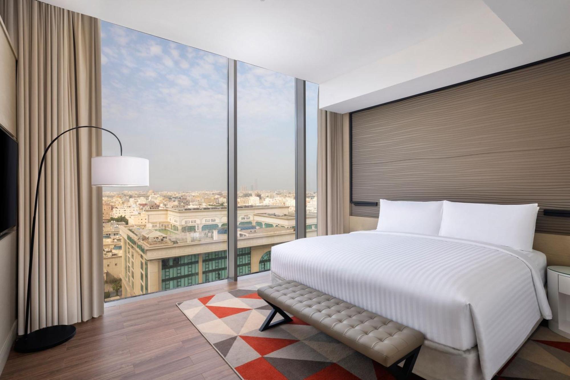 Jeddah Marriott Hotel Madinah Road エクステリア 写真 A bedroom at the hotel