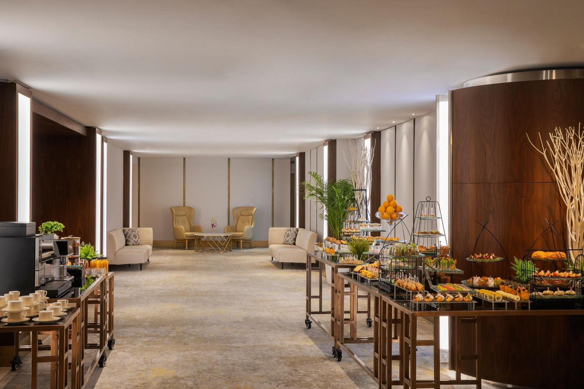 Jeddah Marriott Hotel Madinah Road エクステリア 写真 The Westin Mumbai International Airport